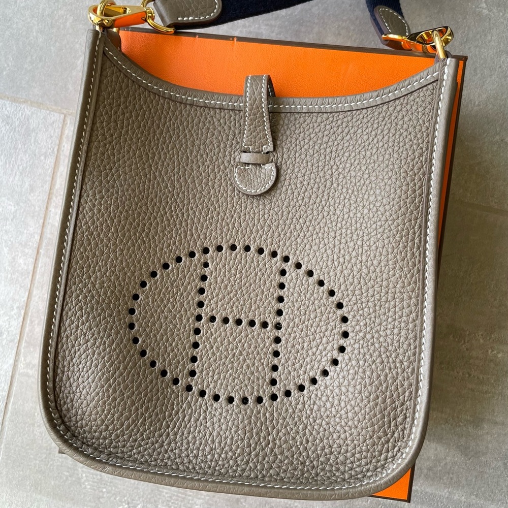 🙇🏻‍♀️**~~SOLD~~*Hermes Mini Evelyne TPM 16